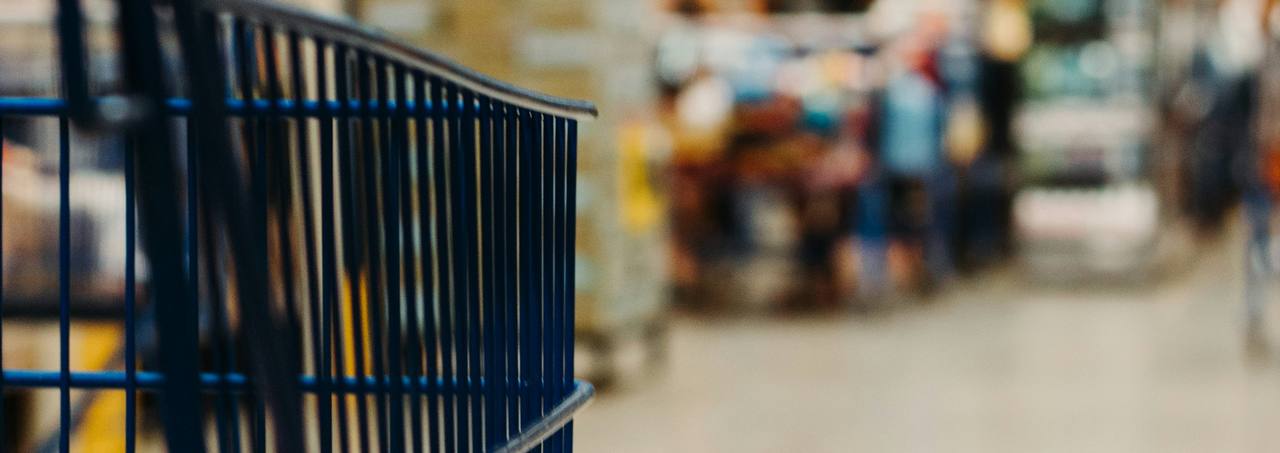 Toronto warehouse with fully racked aisles