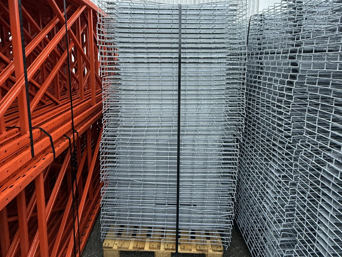 Used wire deck 42" × 46", waterfall